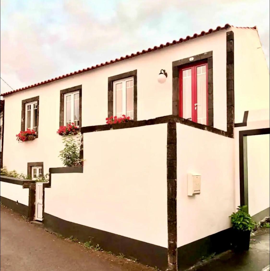 Quinta Pereirinha Farm - A Private 3 Bedroom Vacation Home, Close To Hiking W Ocean Views - Pico Island, Azores São Roque do Pico Eksteriør billede